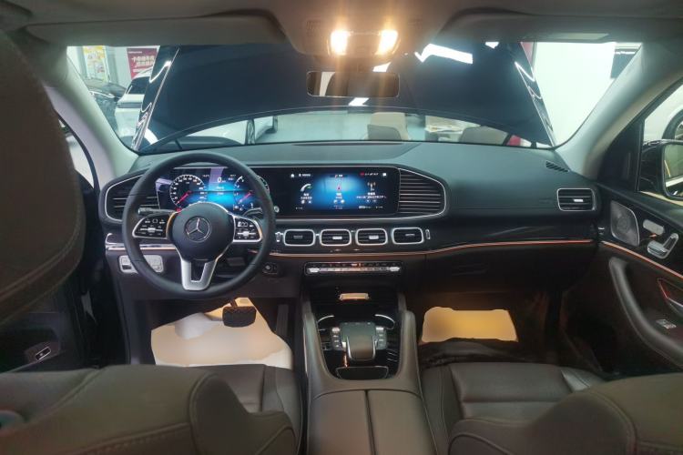 Used Mercedes-Benz GLE 2023 GLE 350 4MATIC Stylish Model Center Console