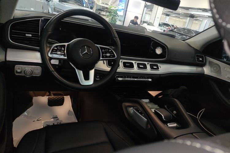 Used Mercedes-Benz GLE 2023 GLE 350 4MATIC Coupe SUV Luxury Model Center Console