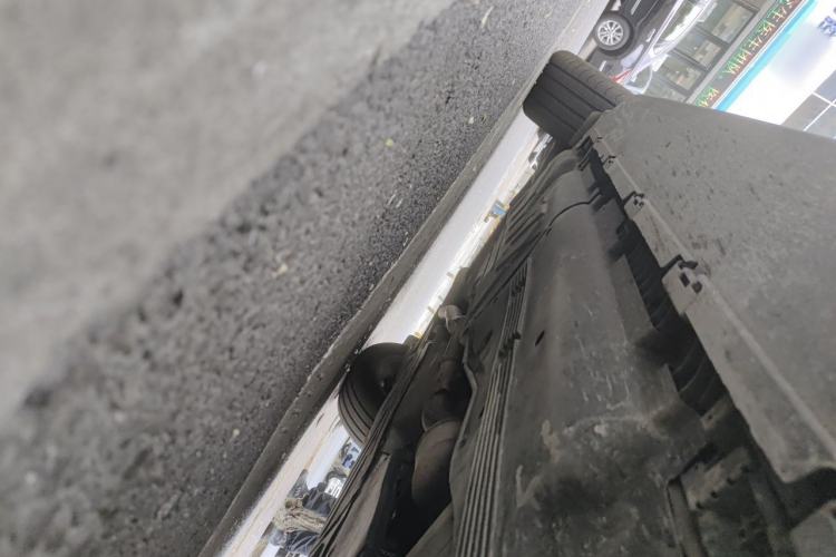 Used Mercedes-Benz GLE 2023 GLE 350 4MATIC Stylish Model Chassis Front Right