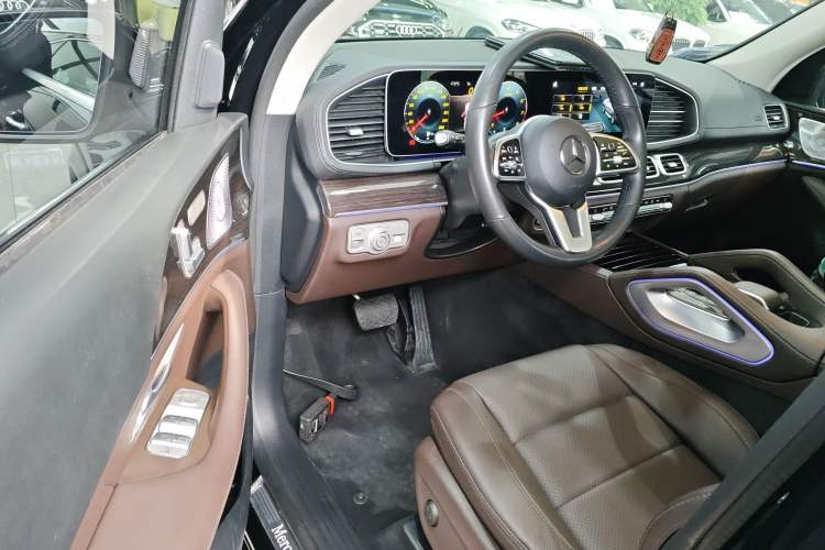 Used Mercedes-Benz GLE 2023 GLE 350 4MATIC Stylish Model Driver Seat
