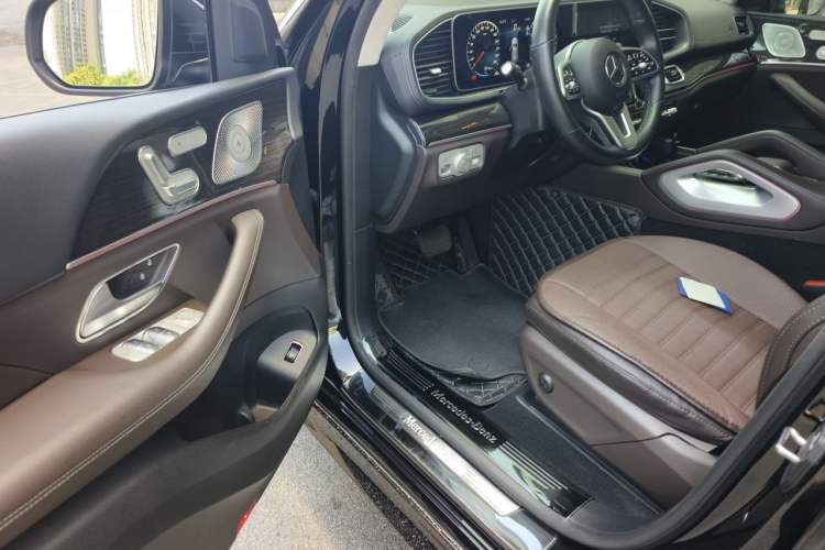Used Mercedes-Benz GLE 2023 GLE 350 4MATIC Stylish Model Driver Seat
