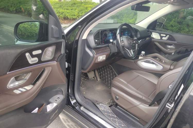 Used Mercedes-Benz GLE 2023 GLE 350 4MATIC Stylish Model Driver Seat
