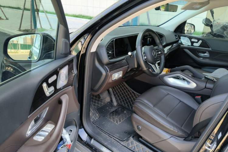 Used Mercedes-Benz GLE 2023 GLE 350 4MATIC Stylish Model Driver Seat