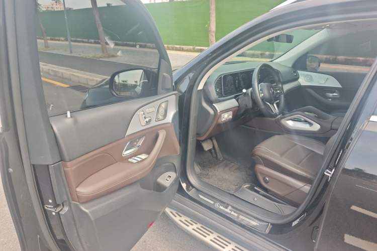Used Mercedes-Benz GLE 2023 GLE 450 4MATIC Stylish Model Driver Seat