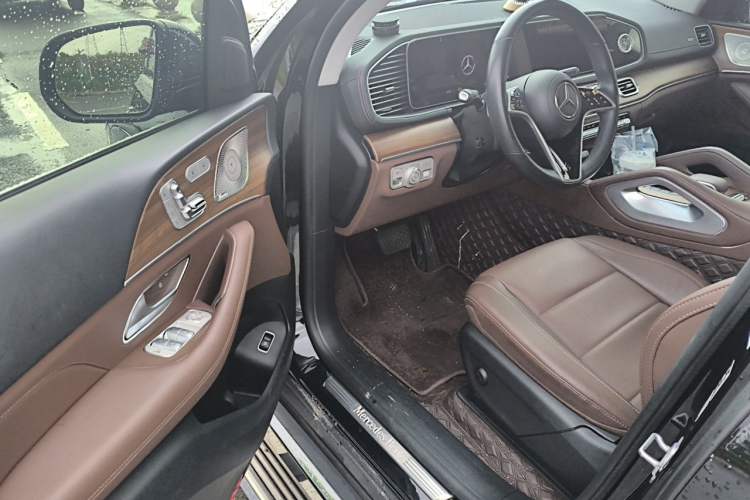 Used Mercedes-Benz GLE 2023 GLE 450 4MATIC Stylish Model Driver Seat