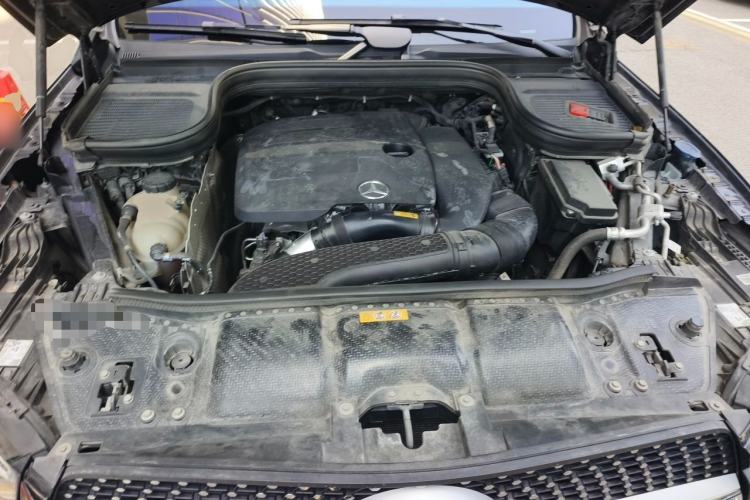 Used Mercedes-Benz GLE 2023 GLE 350 4MATIC Stylish Model Engine Bay