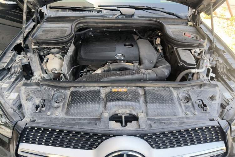 Used Mercedes-Benz GLE 2023 GLE 350 4MATIC Stylish Model Engine Bay