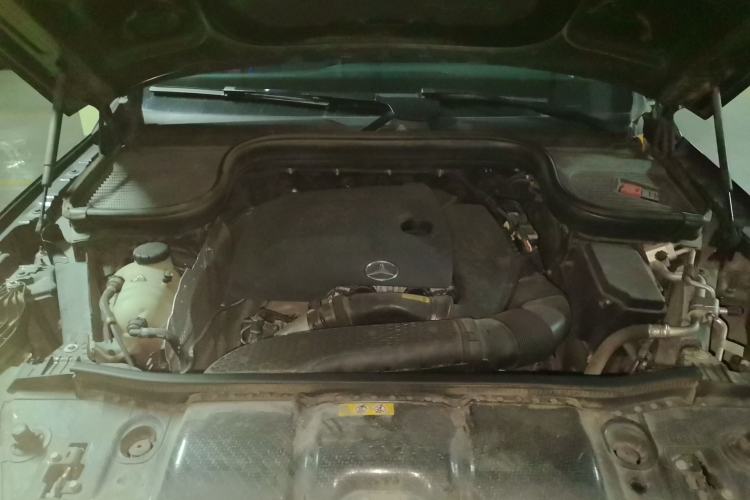 Used Mercedes-Benz GLE 2023 GLE 350 4MATIC Stylish Model Engine Bay