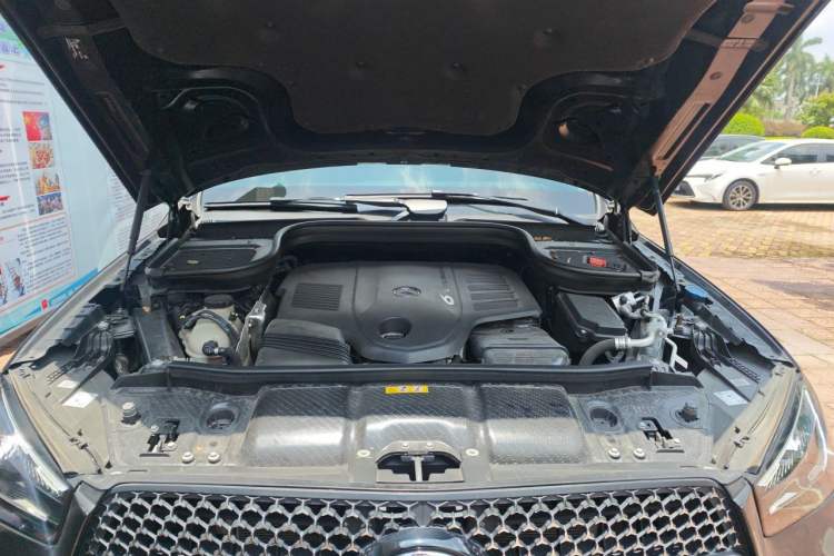Used Mercedes-Benz GLE 2023 GLE 450 4MATIC Stylish Model Engine Bay