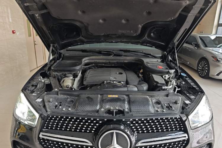 Used Mercedes-Benz GLE 2023 GLE 350 4MATIC Coupe SUV Luxury Model Engine Bay