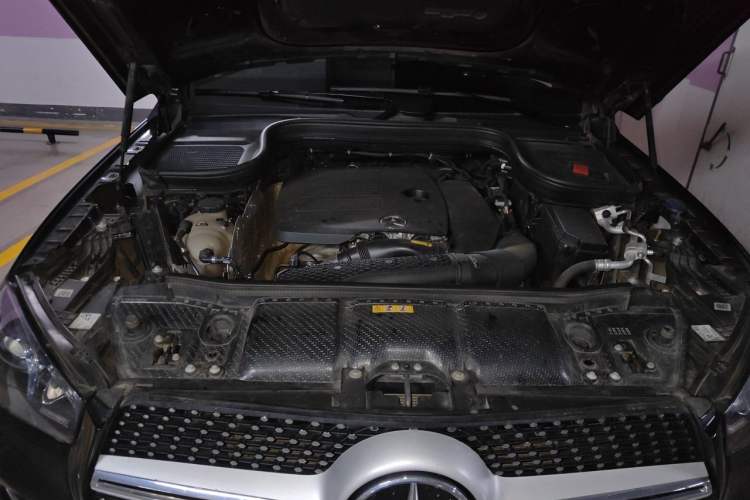 Used Mercedes-Benz GLE 2023 GLE 350 4MATIC Stylish Model Engine Bay