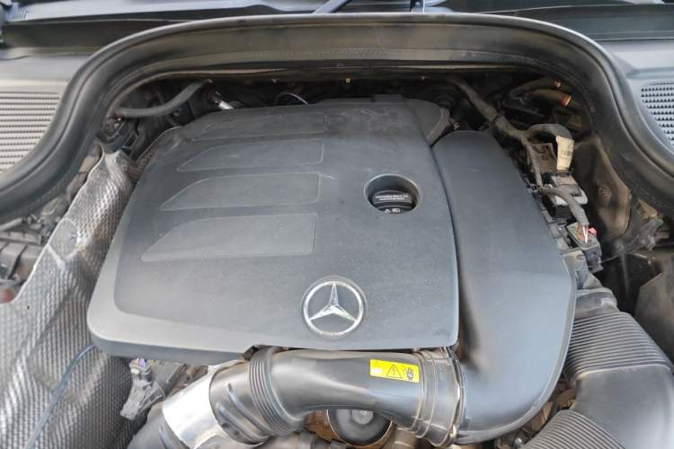 Used Mercedes-Benz GLE 2023 GLE 350 4MATIC Stylish Model Engine Bay