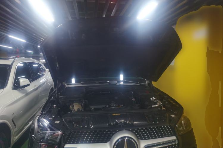 Used Mercedes-Benz GLE 2023 GLE 350 4MATIC Stylish Model Engine Bay