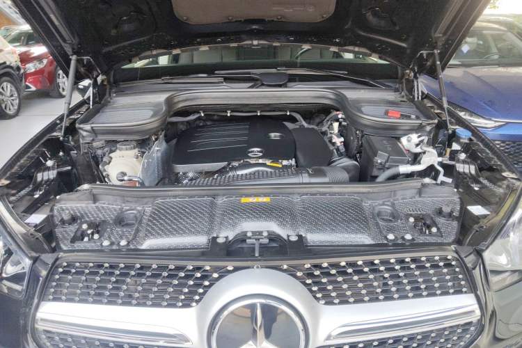 Used Mercedes-Benz GLE 2023 GLE 350 4MATIC Stylish Model Engine Bay