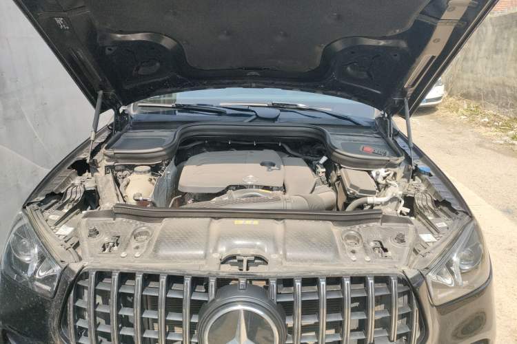 Used Mercedes-Benz GLE 2023 GLE 350 4MATIC Stylish Model Engine Bay
