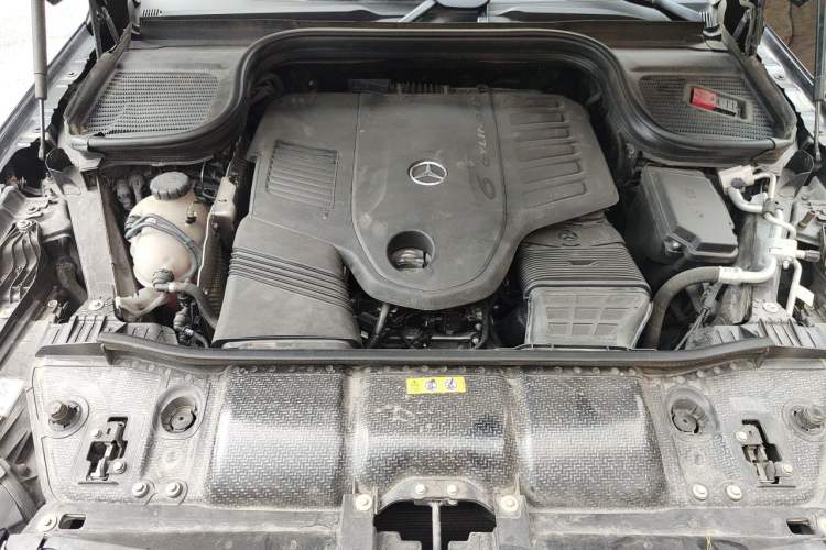 Used Mercedes-Benz GLE 2023 GLE 450 4MATIC Stylish Model Engine Bay