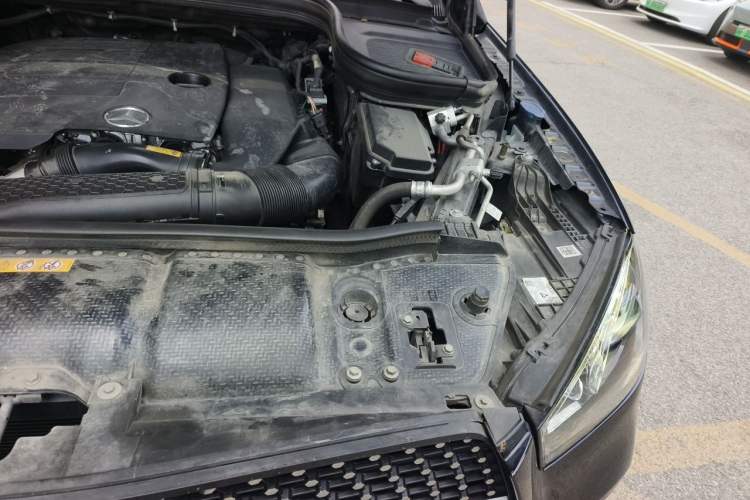 Used Mercedes-Benz GLE 2023 GLE 350 4MATIC Stylish Model Engine Bay Left