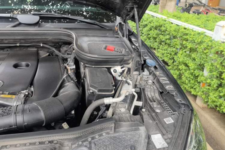 Used Mercedes-Benz GLE 2023 GLE 350 4MATIC Stylish Model Engine Bay Left