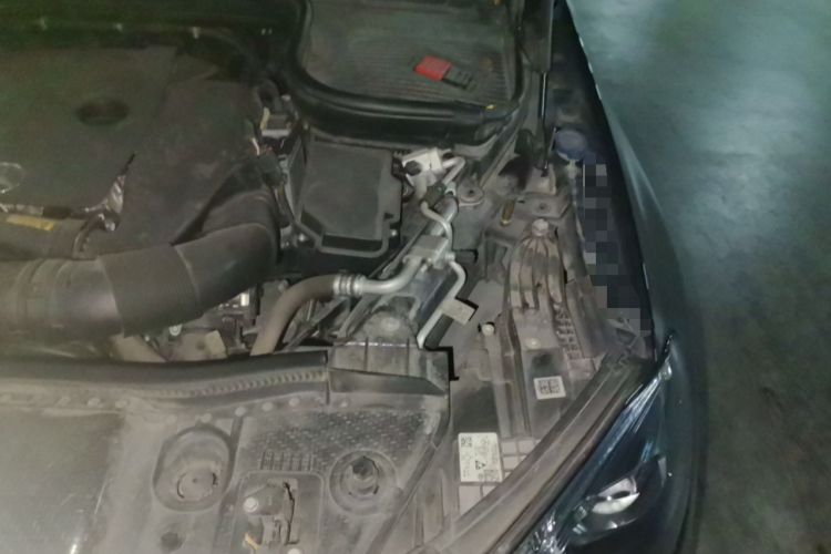 Used Mercedes-Benz GLE 2023 GLE 350 4MATIC Stylish Model Engine Bay Left