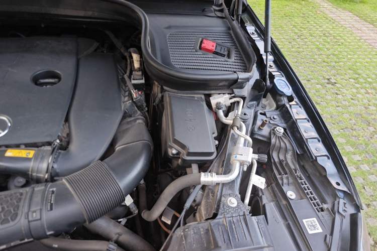Used Mercedes-Benz GLE 2023 GLE 350 4MATIC Stylish Model Engine Bay Left