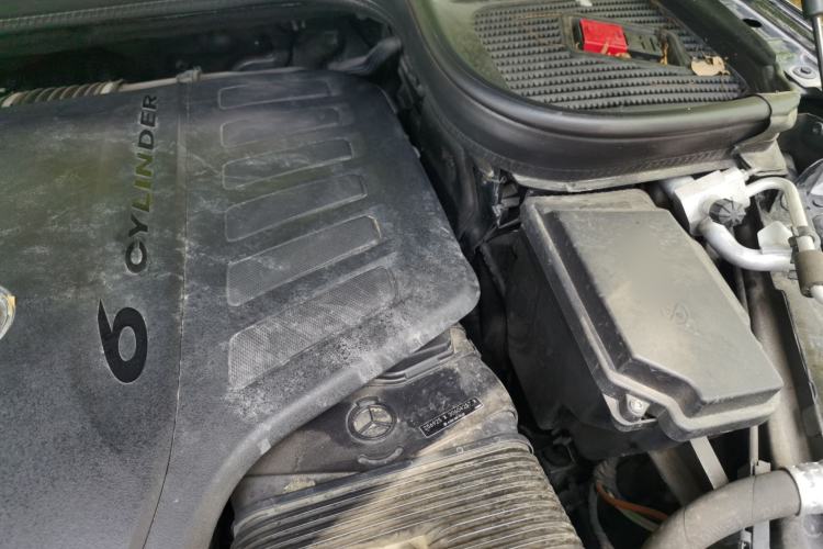Used Mercedes-Benz GLE 2023 GLE 450 4MATIC Stylish Model Engine Bay Left