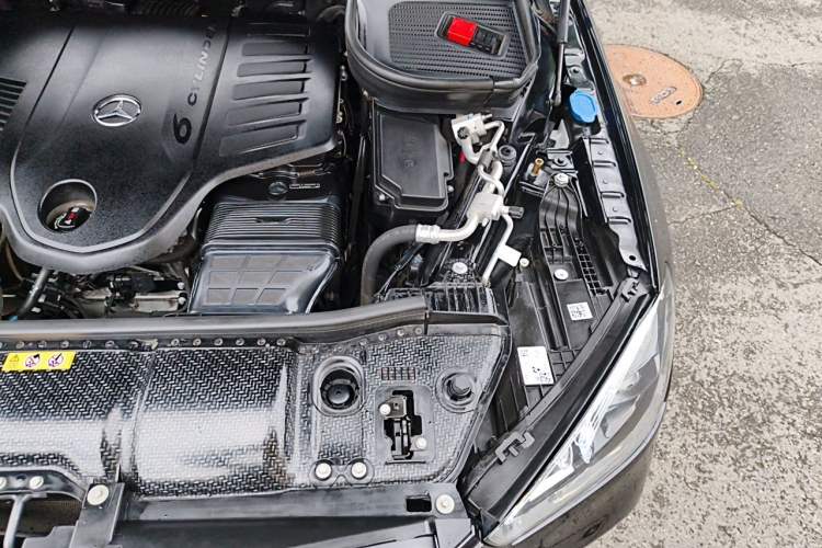 Used Mercedes-Benz GLE 2023 GLE 450 4MATIC Stylish Model Engine Bay Left