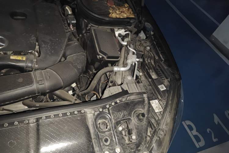 Used Mercedes-Benz GLE 2023 GLE 350 4MATIC Stylish Model Engine Bay Left