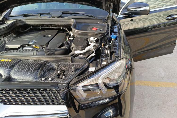 Used Mercedes-Benz GLE 2023 GLE 350 4MATIC Stylish Model Engine Bay Left