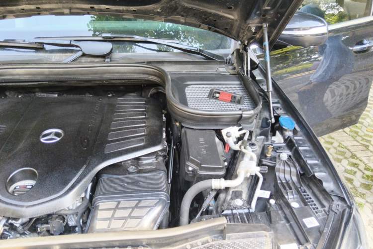 Used Mercedes-Benz GLE 2023 GLE 450 4MATIC Stylish Model Engine Bay Left