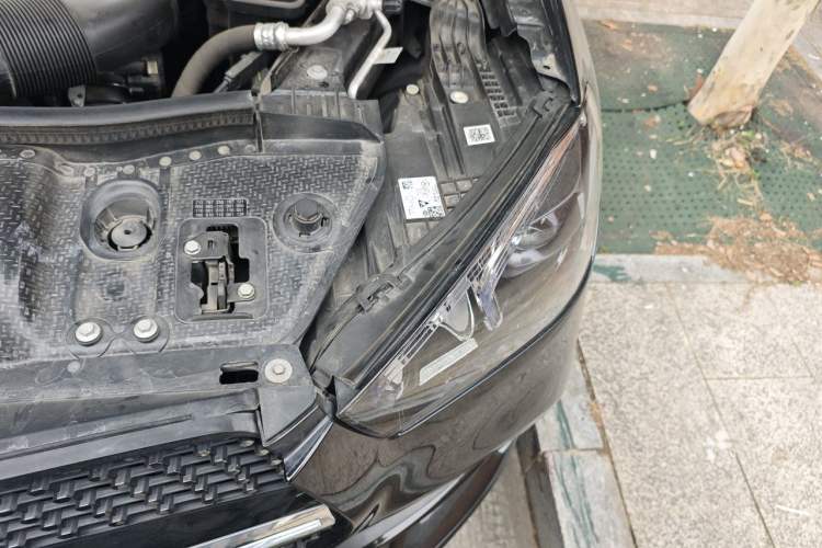Used Mercedes-Benz GLE 2023 GLE 350 4MATIC Coupe SUV Luxury Model Engine Bay Left