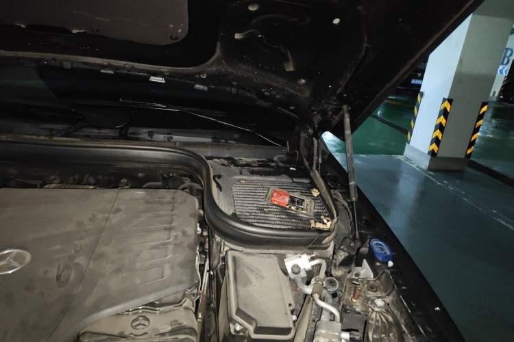 Used Mercedes-Benz GLE 2023 GLE 450 4MATIC Coupe SUV Fashion Model Engine Bay Left