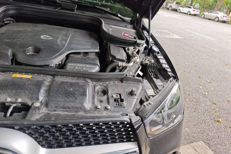Used Mercedes-Benz GLE 2023 GLE 450 4MATIC Stylish Model Engine Bay Left