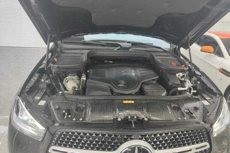 Used Mercedes-Benz GLE 2023 GLE 450 4MATIC AMG Line Engine Bay