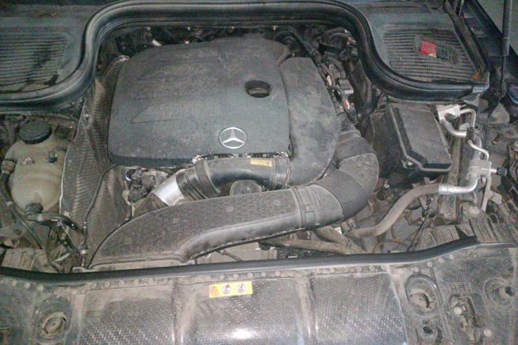 Used Mercedes-Benz GLE 2023 GLE 350 4MATIC Stylish Model Engine Bay