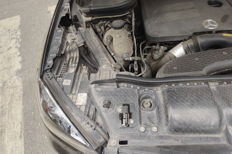 Used Mercedes-Benz GLE 2023 GLE 350 4MATIC Stylish Model Engine Bay Right