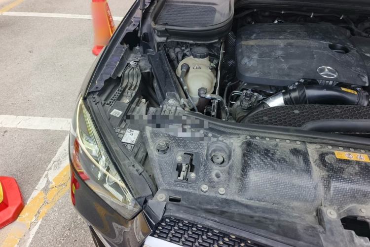 Used Mercedes-Benz GLE 2023 GLE 350 4MATIC Stylish Model Engine Bay Right