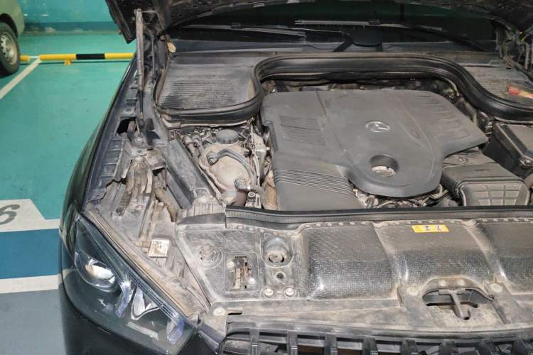 Used Mercedes-Benz GLE 2023 GLE 450 4MATIC Stylish Model Engine Bay Right