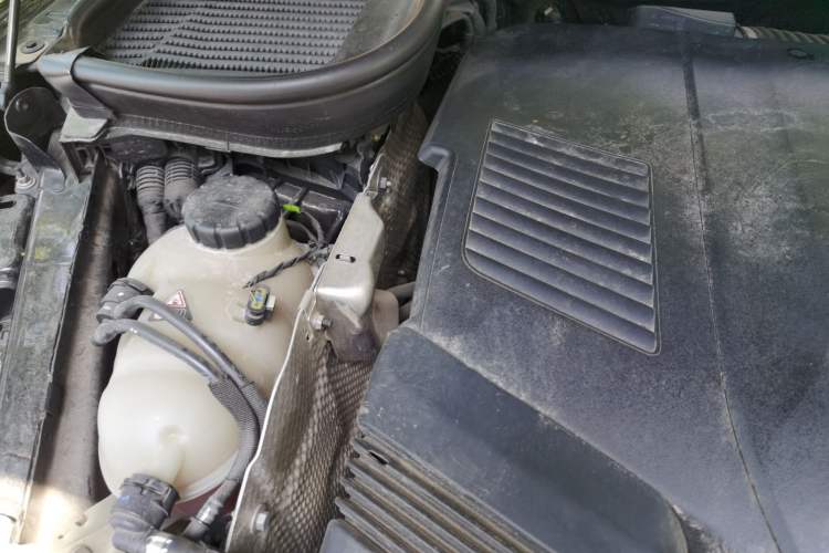 Used Mercedes-Benz GLE 2023 GLE 450 4MATIC Stylish Model Engine Bay Right
