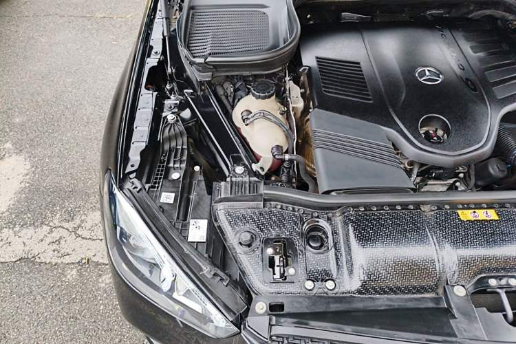 Used Mercedes-Benz GLE 2023 GLE 450 4MATIC Stylish Model Engine Bay Right