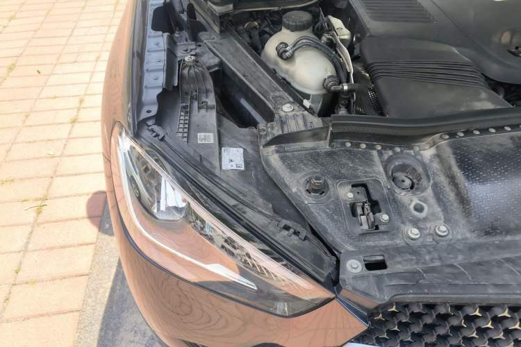 Used Mercedes-Benz GLE 2023 GLE 450 4MATIC AMG Line Engine Bay Right