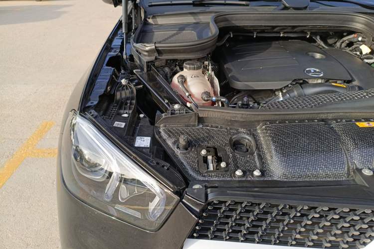 Used Mercedes-Benz GLE 2023 GLE 350 4MATIC Stylish Model Engine Bay Right