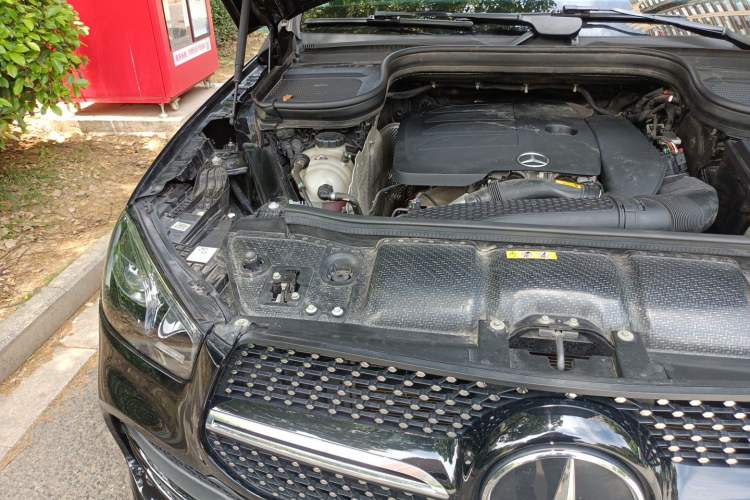 Used Mercedes-Benz GLE 2023 Refreshed GLE 350 4MATIC Coupe SUV Luxury Edition Engine Bay Right