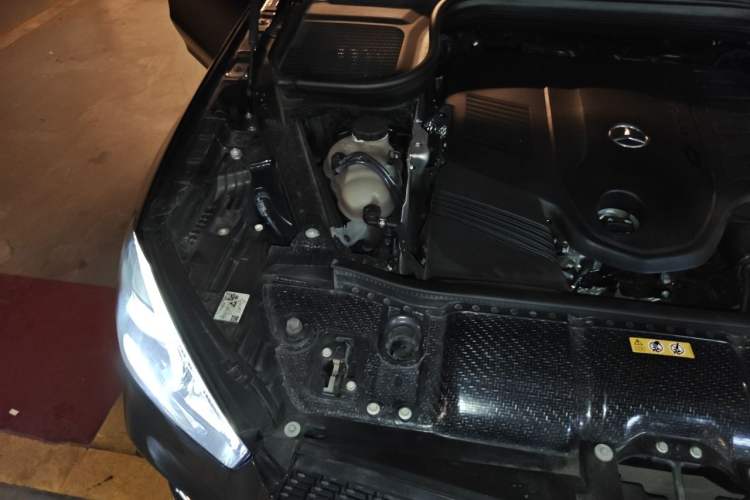 Used Mercedes-Benz GLE 2023 GLE 450 4MATIC Stylish Model Engine Bay Right