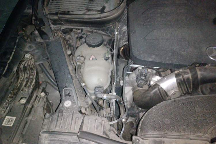 Used Mercedes-Benz GLE 2023 GLE 350 4MATIC Stylish Model Engine Bay Right