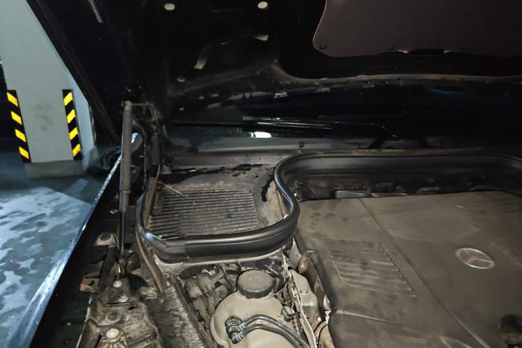 Used Mercedes-Benz GLE 2023 GLE 450 4MATIC Coupe SUV Fashion Model Engine Bay Right