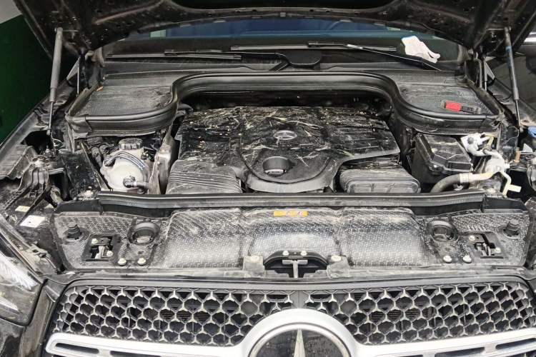 Used Mercedes-Benz GLE 2023 GLE 450 4MATIC AMG Line Engine Bay
