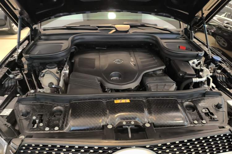 Used Mercedes-Benz GLE 2023 GLE 450 4MATIC Luxury Model Engine Bay