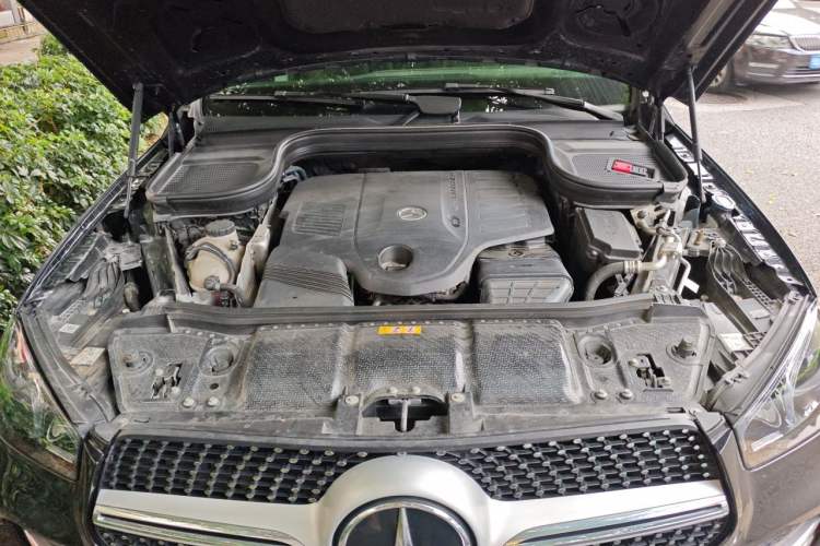 Used Mercedes-Benz GLE 2023 GLE 450 4MATIC Stylish Model Engine Bay