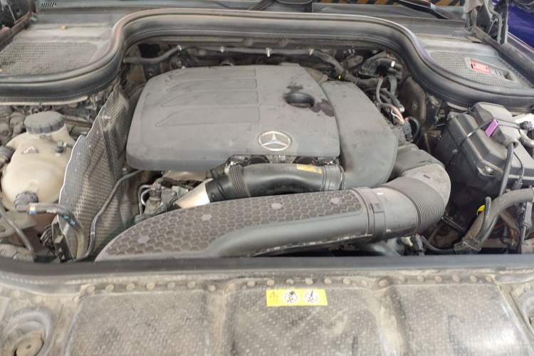 Used Mercedes-Benz GLE 2023 GLE 350 4MATIC Stylish Model Engine Bay