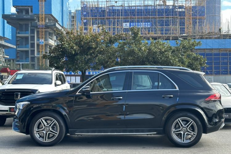 Used Mercedes-Benz GLE 2023 GLE 450 4MATIC Luxury Model Exterior 2